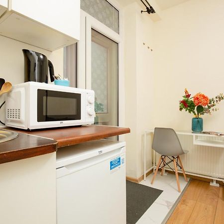 Micro Apartment Miaczynska By Noclegi Renters Warsaw Ngoại thất bức ảnh