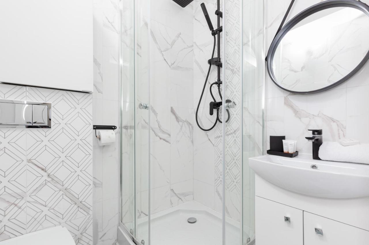 Micro Apartment Miaczynska By Noclegi Renters Warsaw Ngoại thất bức ảnh