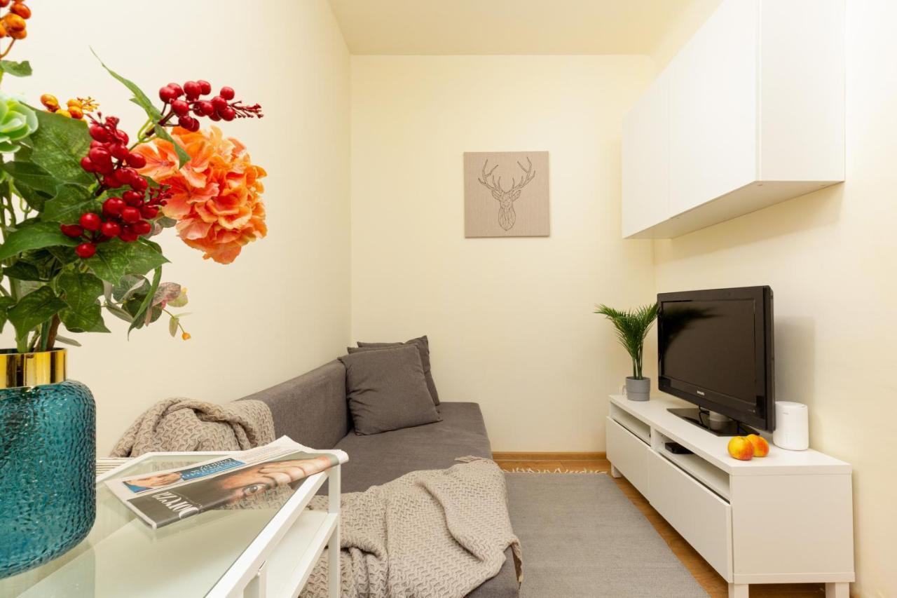 Micro Apartment Miaczynska By Noclegi Renters Warsaw Ngoại thất bức ảnh