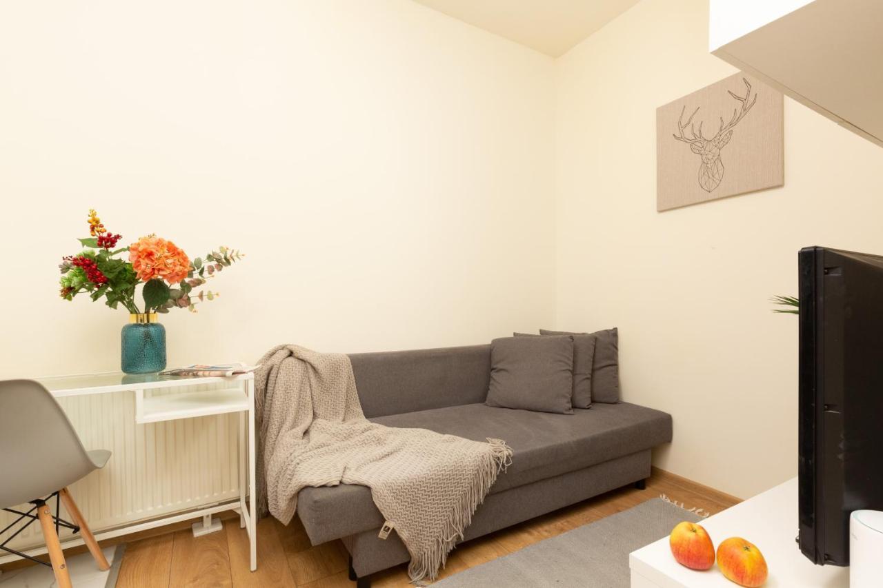 Micro Apartment Miaczynska By Noclegi Renters Warsaw Ngoại thất bức ảnh